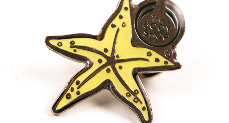 custom pin badges, personalised pin badges