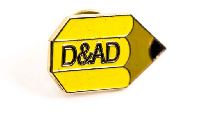 custom pin badges, personalised pin badges